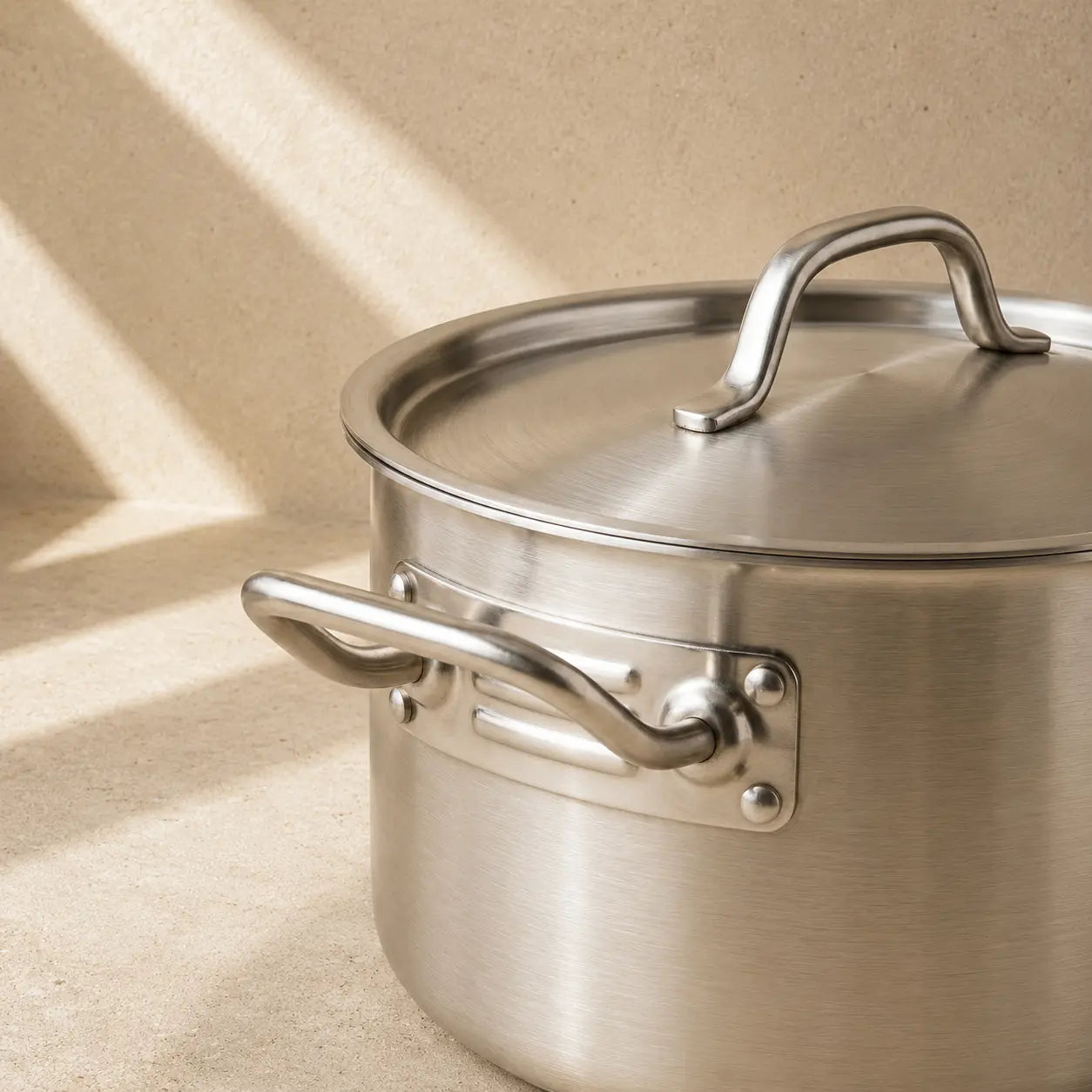 Intérieur faitout inox neutre chimiquement sans revêtement